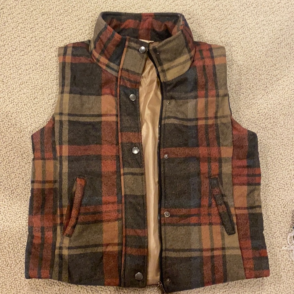 Flannel plaid vest navy taupe and burgundy size Large